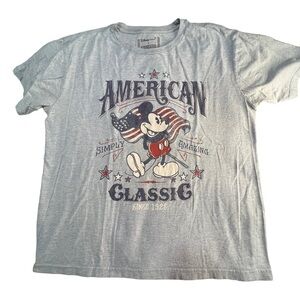 Men’s American Flag Mickey Mouse shirt from Disney. Size L in perfect co…
